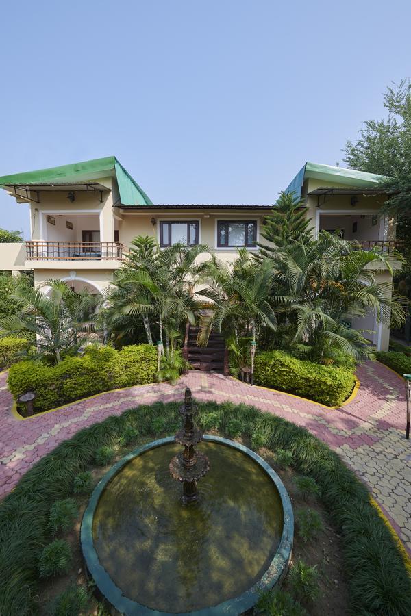 Acorn Hideaway Resort & Spa Rāmnagar Exteriör bild